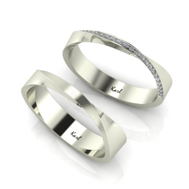 Möbius wedding ring